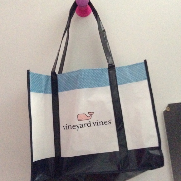 Vineyard Vines Handbags - Vineyard Vines Shopping Tote